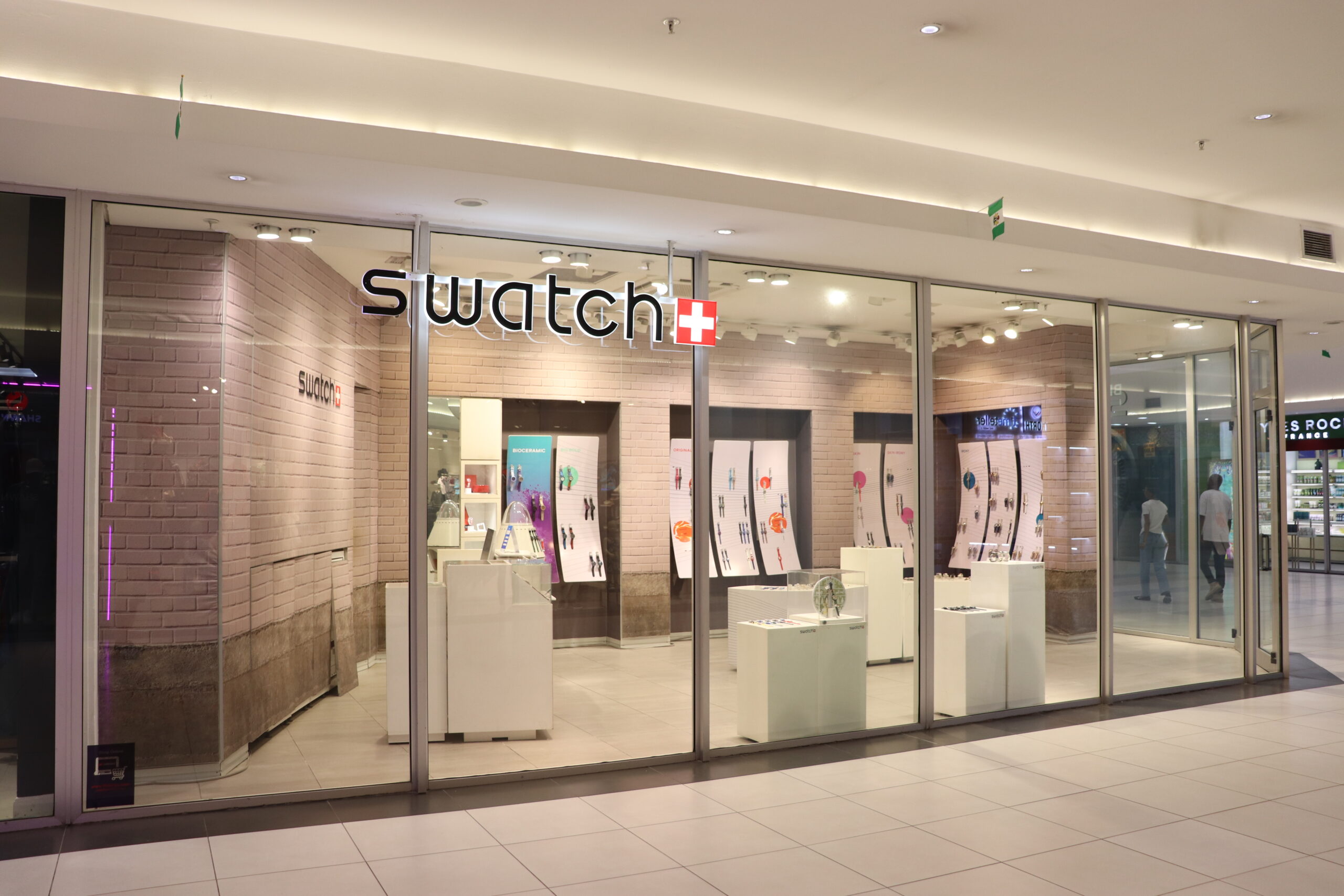 SWATCH store_header